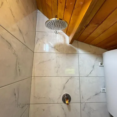 ホテル Leka Rrogam i Shales